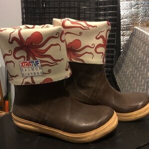Salmon sisters xtratufs octopus boots